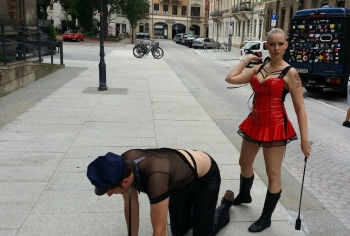 Domina Stripshow stripperin leipzig
